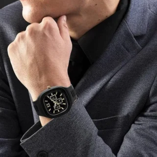 Modern Black Gold Watch for Men Pakistan